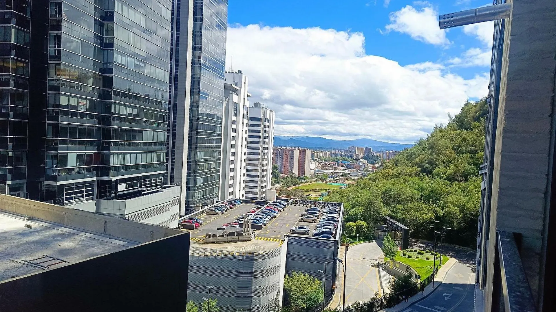 Apto 2 Hab, Balcon Privado, Parking, Wifi, Usaquen Bogota